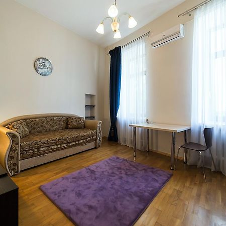 Cozy Apartment In Centre Of Kiev Kültér fotó
