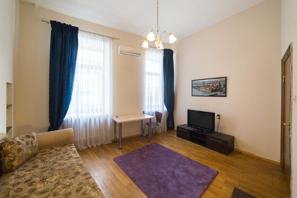 Cozy Apartment In Centre Of Kiev Kültér fotó