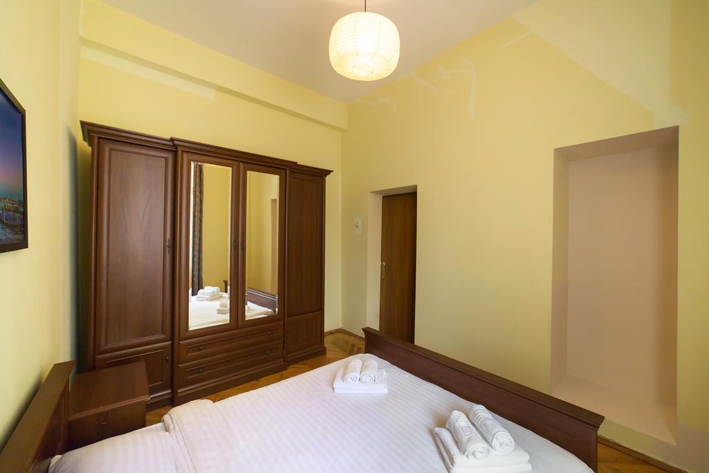 Cozy Apartment In Centre Of Kiev Kültér fotó